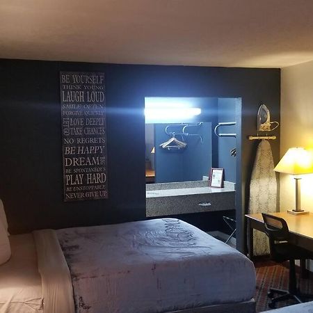 Hotel 2 Queen Beds Hotel Room 128 Booking Stillwater Exterior foto